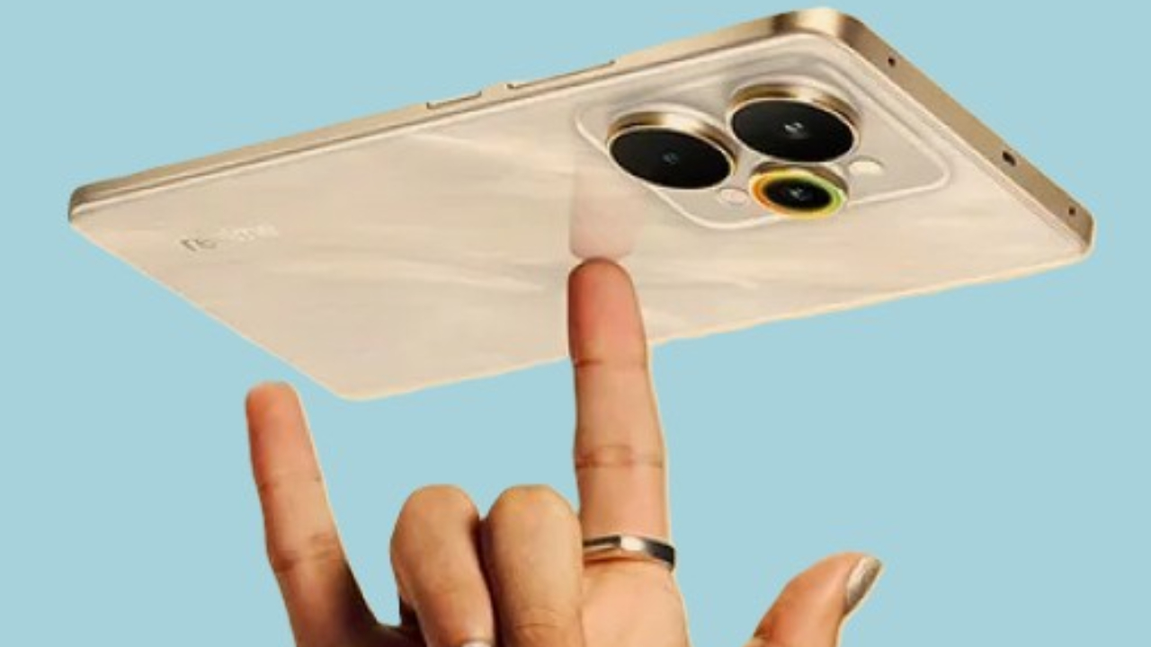 Realme 15 Pro 5G smart Phone with Triple Camera setup