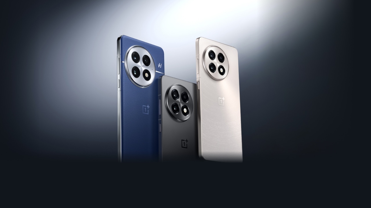 OnePlus 15 SmartPhone ka premium design aur camera setup, jisme ek stylish Square camera module aur metalic finish dikh rahi hai.