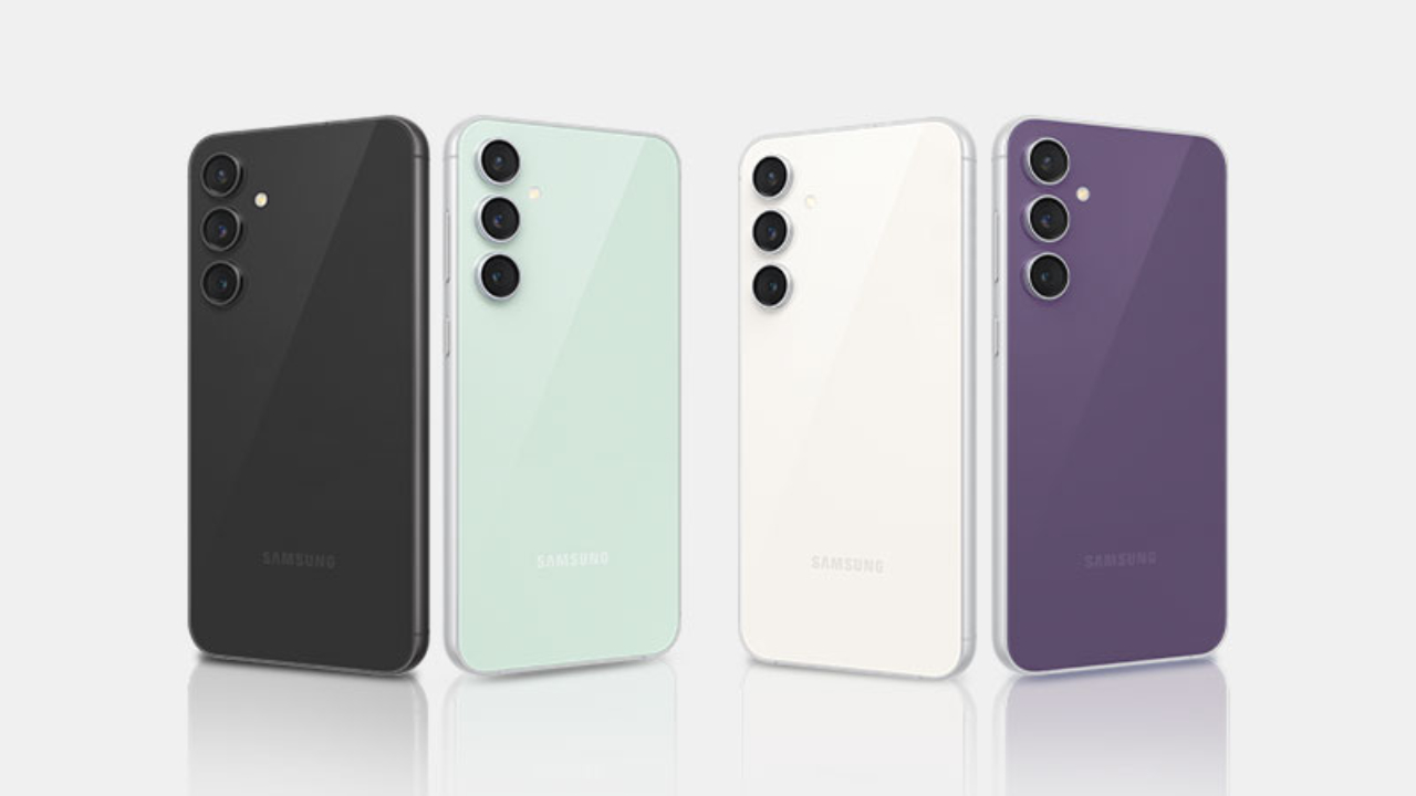 Samsung Galaxy S23 FE One UI 8 Update स्मार्टफोन का One UI 8 अपडेट स्क्रीनशॉट जिसमें नई यूजर इंटरफेस और AI फीचर्स दिखाए गए हैं।