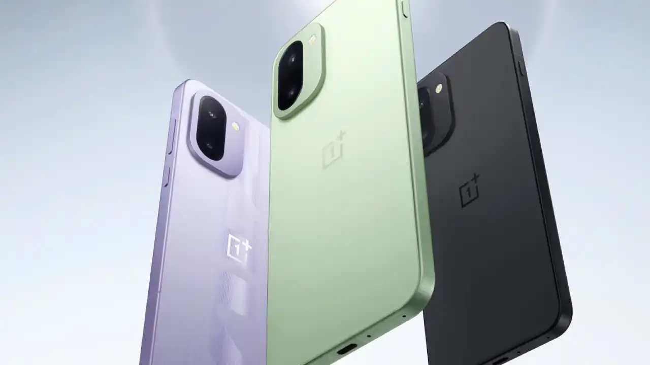 OnePlus Ace 6T Specs,OnePlus Ace 6T स्मार्टफोन - 8,300mAh बैटरी, Snapdragon 8 Gen 5 प्रोसेसर और 165Hz AMOLED डिस्प्ले के साथ प्रीमियम डिजाइन।