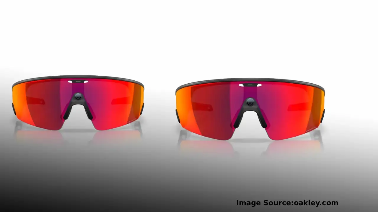 Oakley Meta Vanguard AI Glasses का स्टाइलिश इमेज: स्पोर्ट्स-रेडी Oakley AI glass फ्रेम में ओपन-ईयर स्पीकर्स, 3K कैमरा और Meta AI डिस्प्ले, भारत लॉन्च के साथ Garmin इंटीग्रेशन दिखाते हुए।